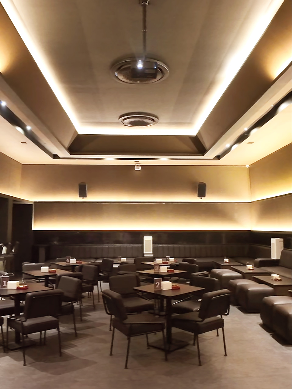 Centro K-TV & Lounge - Slide 6