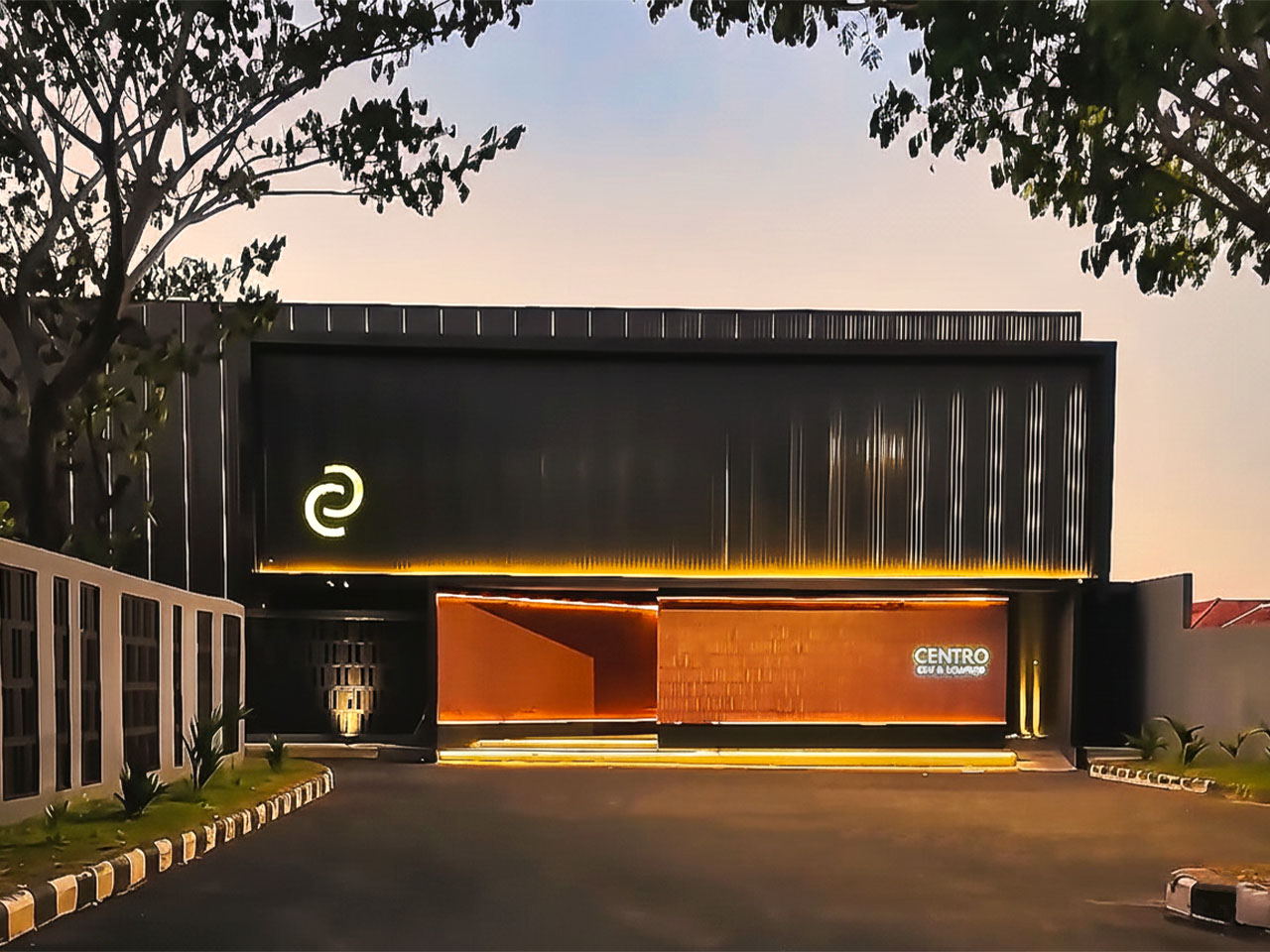 Centro K-TV & Lounge - Slide 2