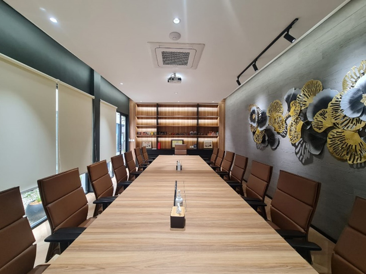 Jakarana Tama Office - Slide 3