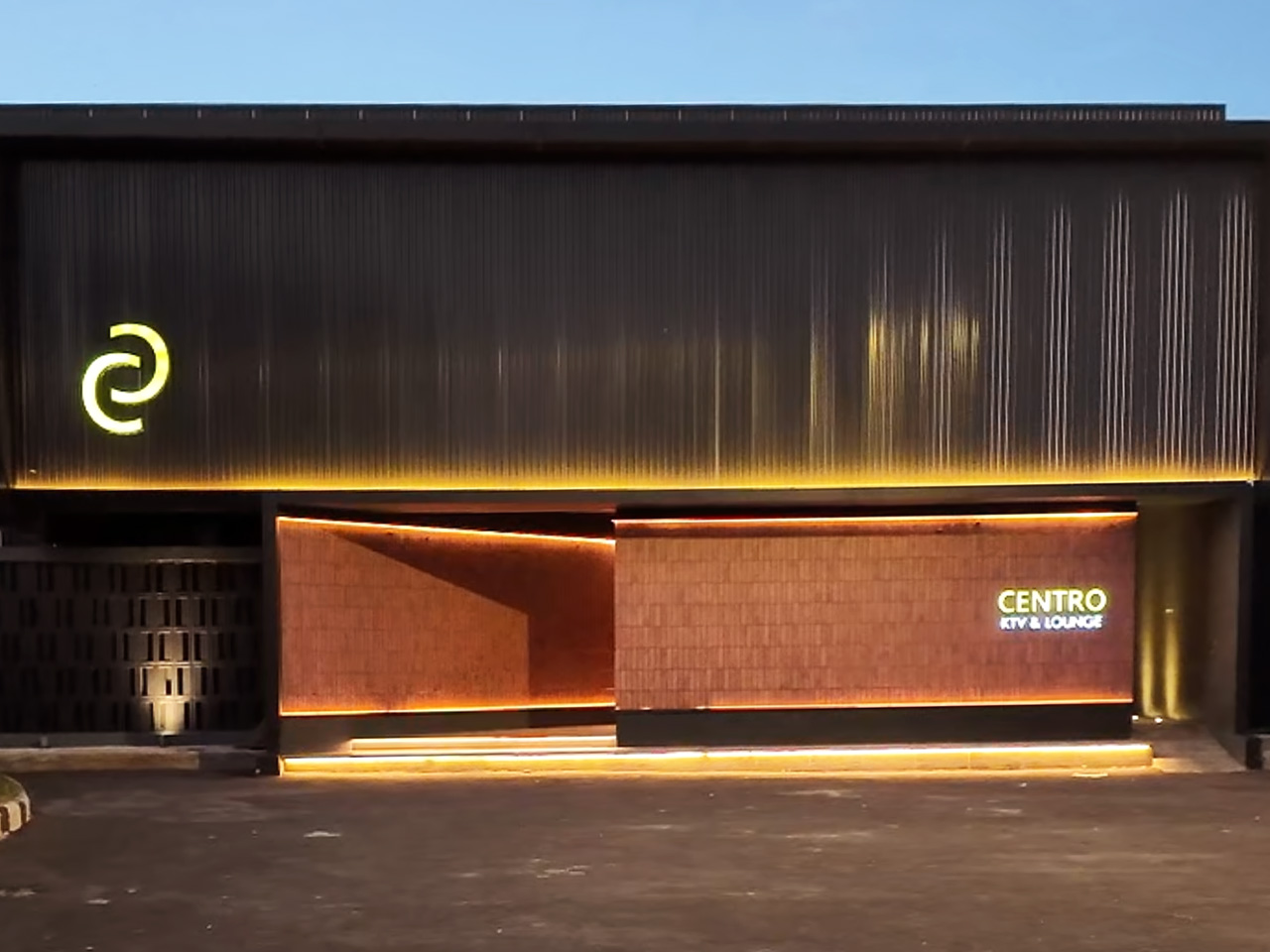 Centro K-TV & Lounge - Slide 3