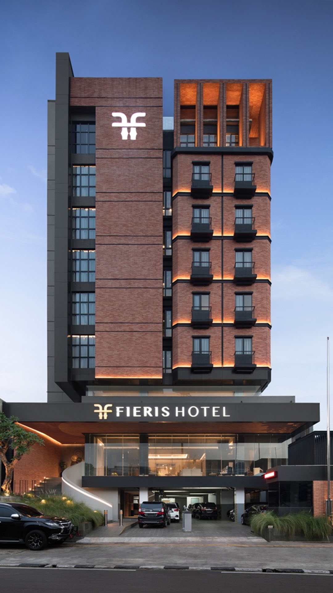 Fieris Hotel - Slide 3