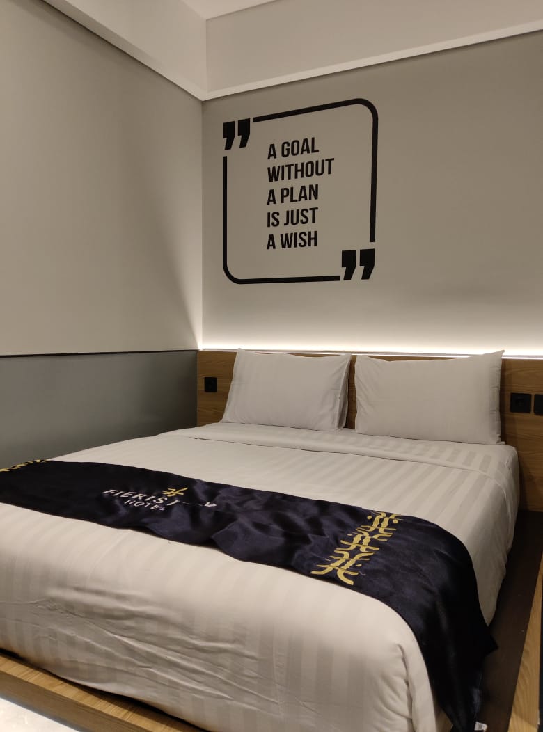 Fieris Izzy - Slide 3