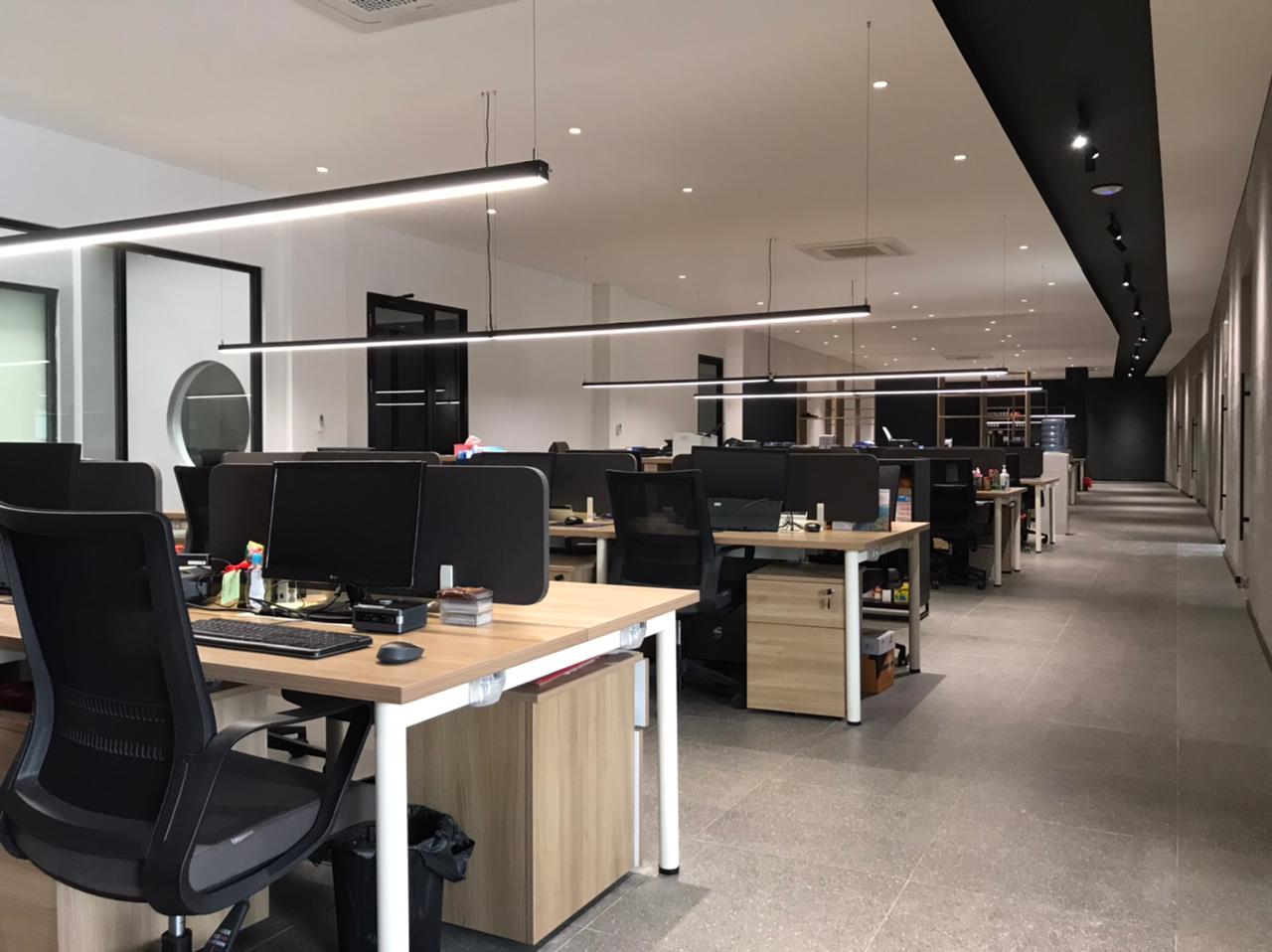 Jakarana Tama Office - Slide 4