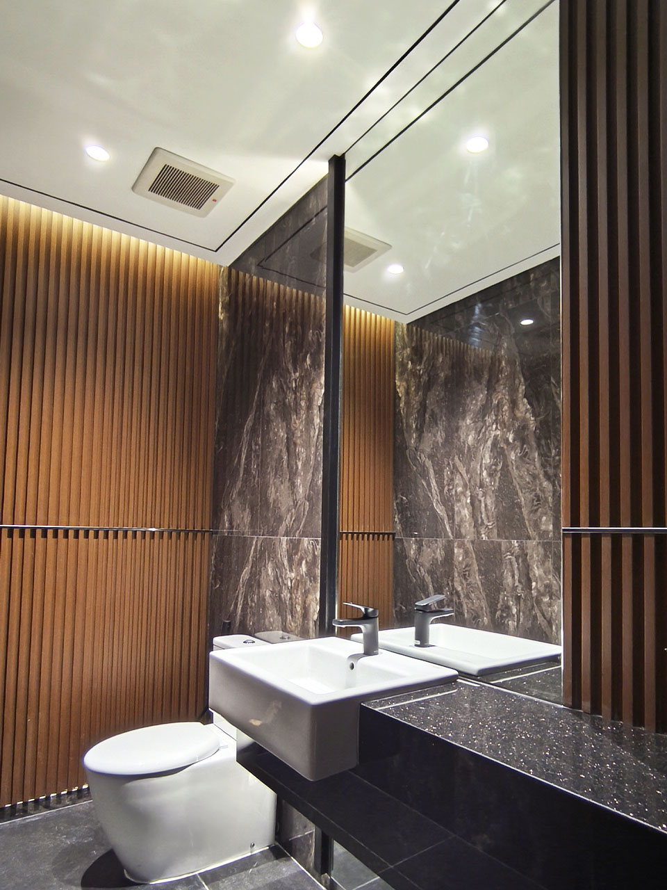 ST House Interior - Slide 5