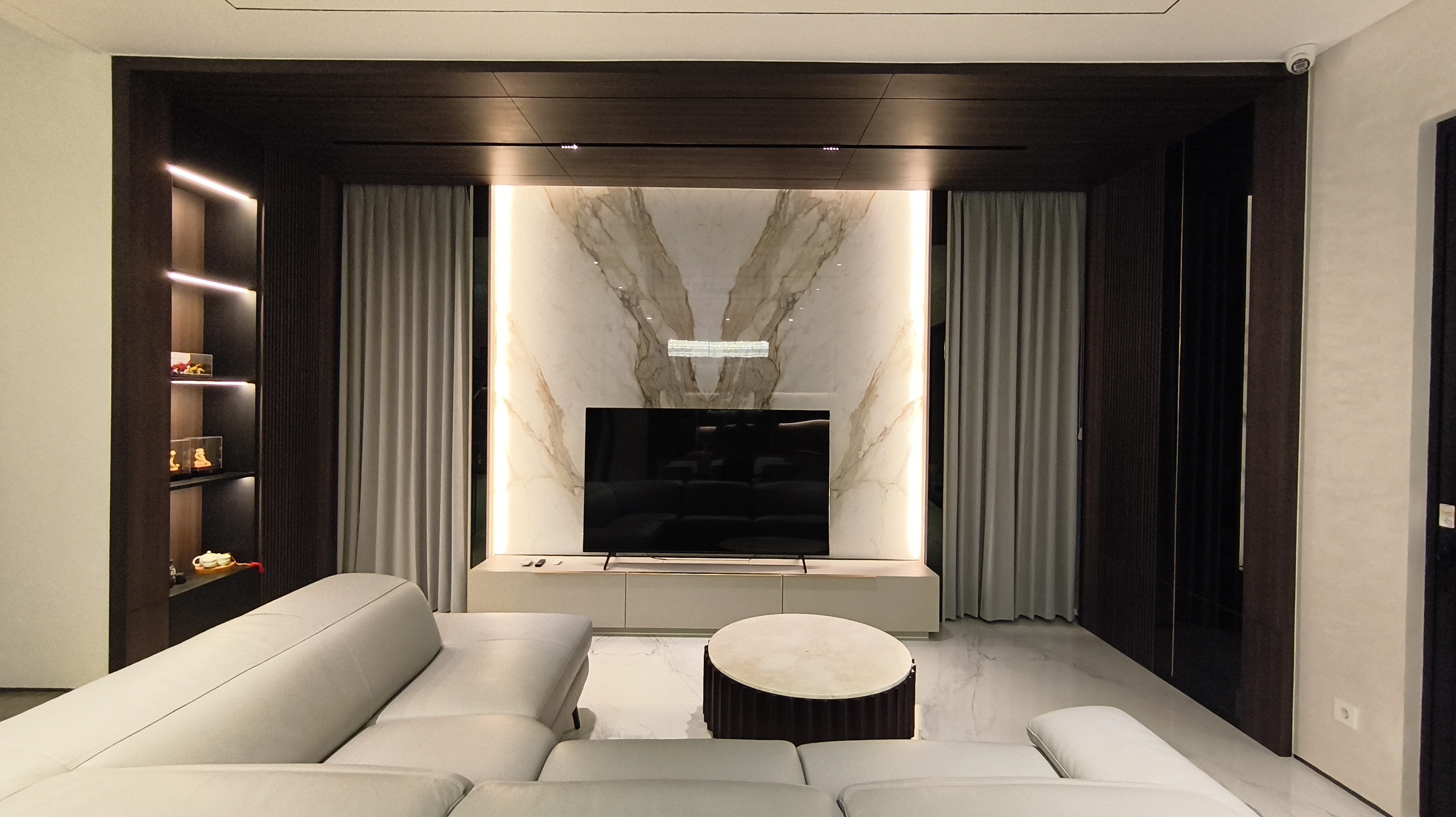 ST House Interior - Slide 7